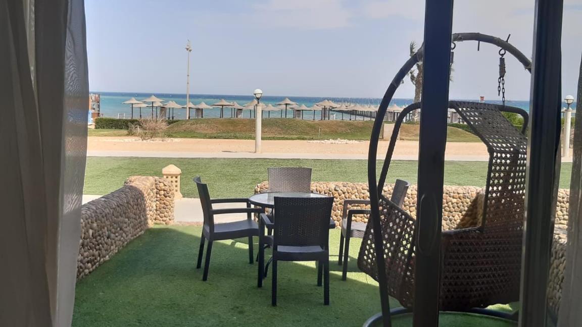 Seaview Chalets In Porto South Beach - Families Only Ain Soukhna Exteriér fotografie